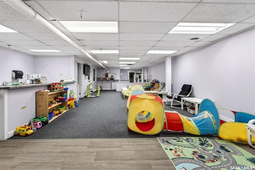 637 Main Street N Moose Jaw SK S6H 0W6