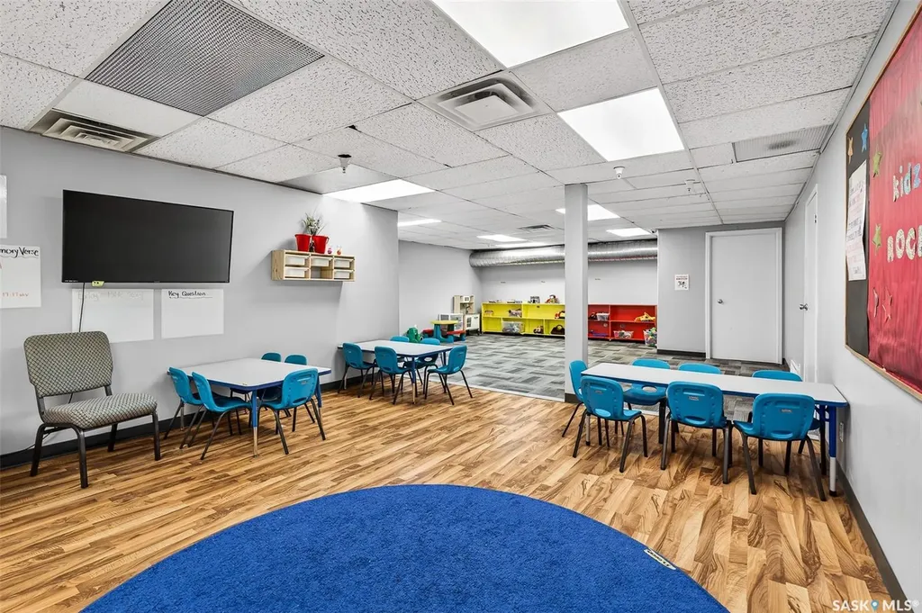 637 Main Street N Moose Jaw SK S6H 0W6