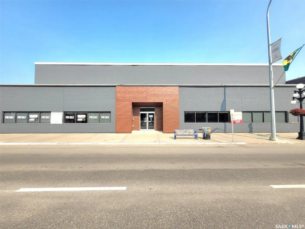 637 Main Street N Moose Jaw SK S6H 0W6