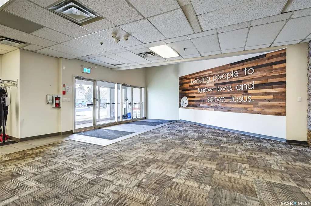 637 Main Street N Moose Jaw SK S6H 0W6