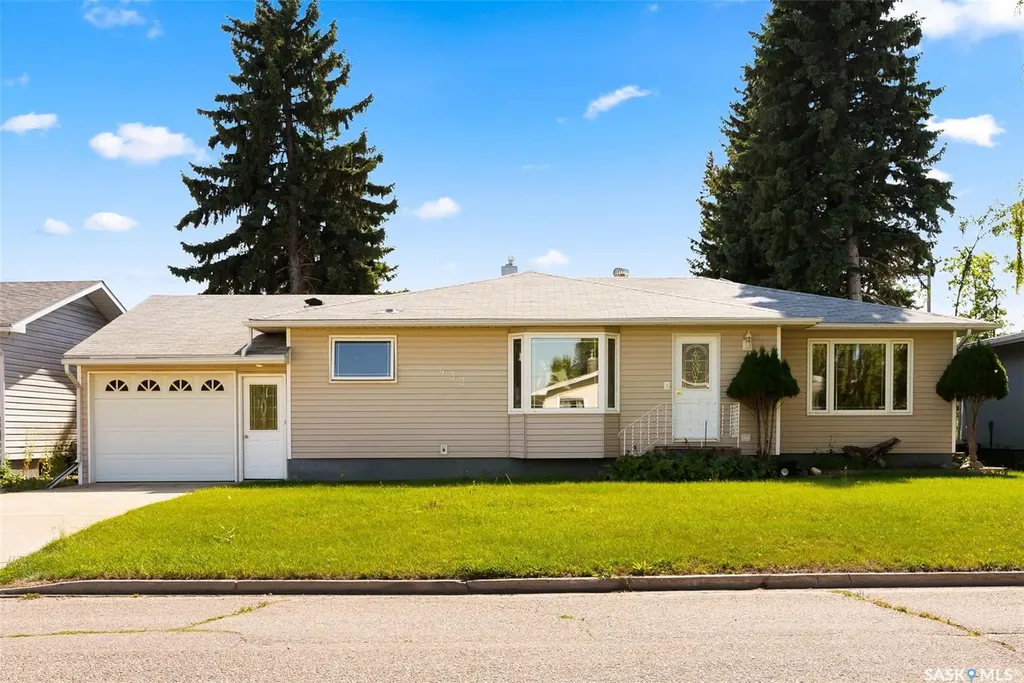 433 9th Avenue W Melville SK S0A 2P0