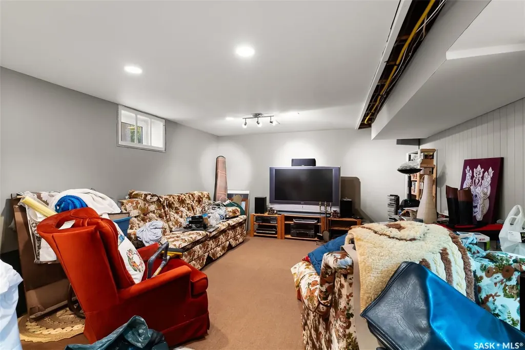 433 9th Avenue W Melville SK S0A 2P0