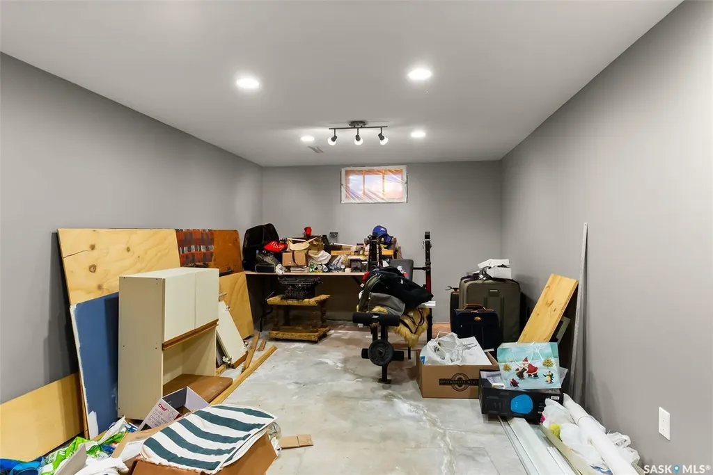 433 9th Avenue W Melville SK S0A 2P0