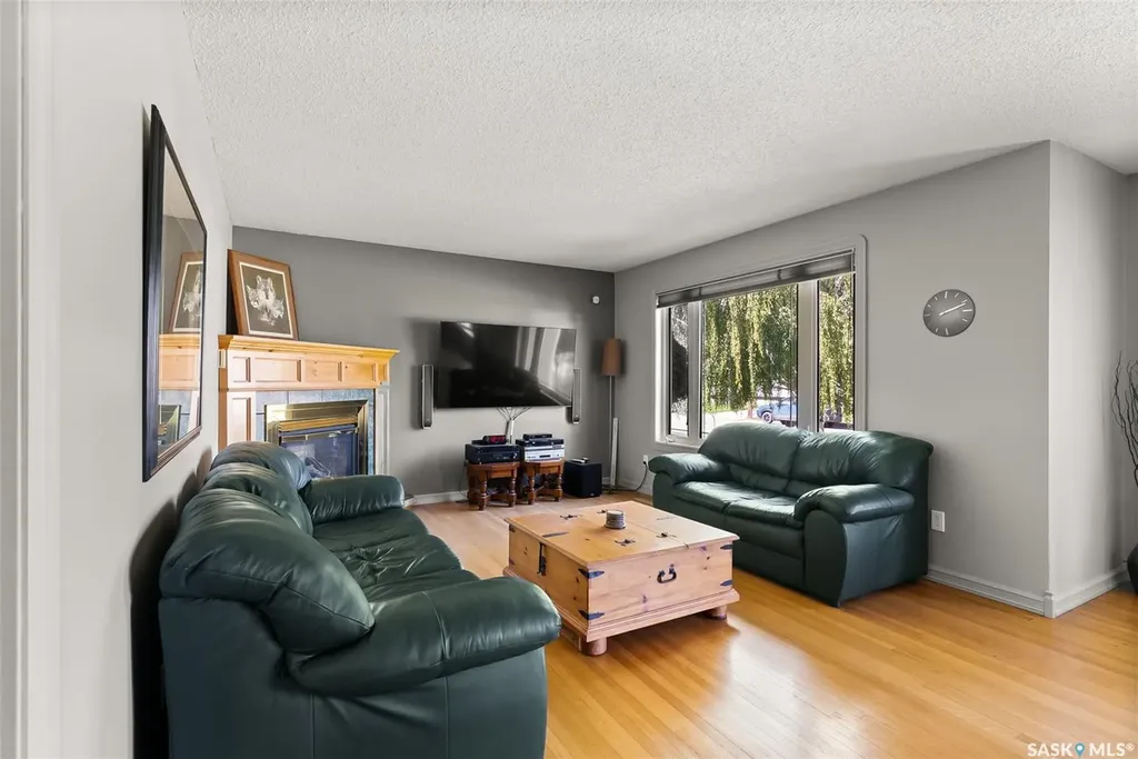 433 9th Avenue W Melville SK S0A 2P0