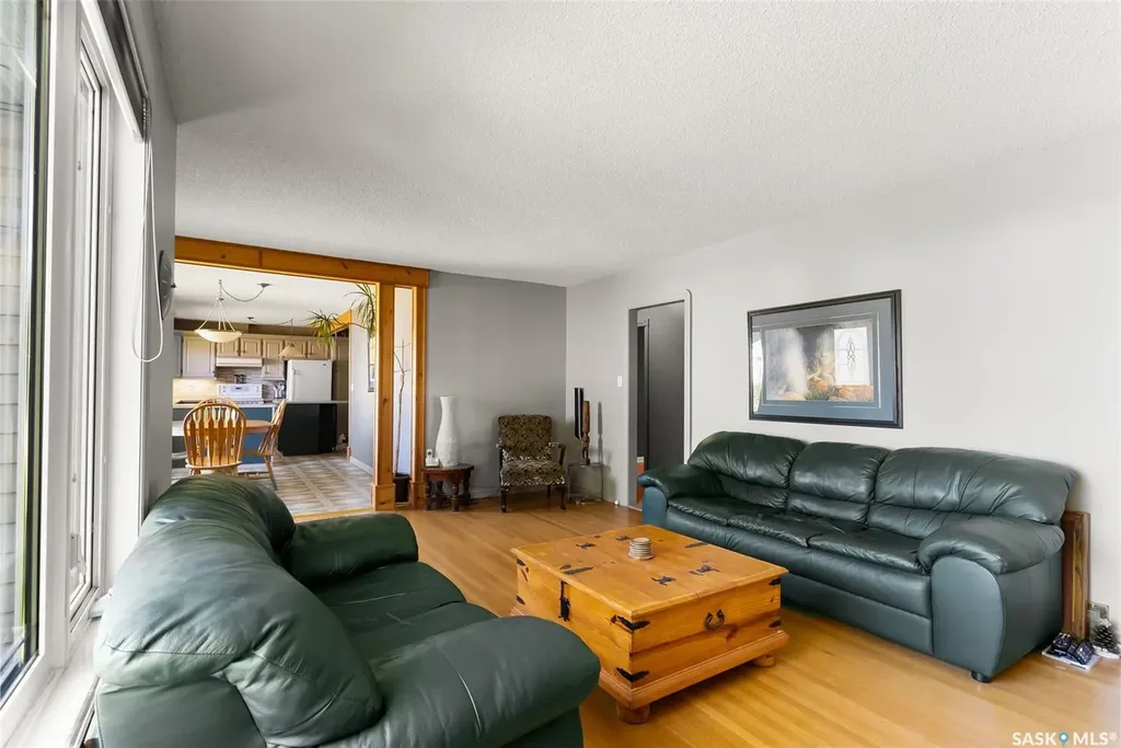 433 9th Avenue W Melville SK S0A 2P0