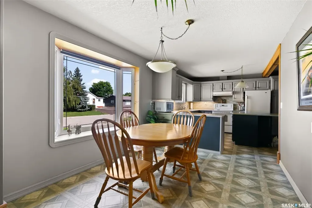 433 9th Avenue W Melville SK S0A 2P0