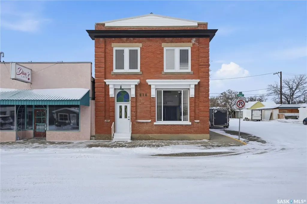 418 Main Street Gravelbourg SK S0H 1X0
