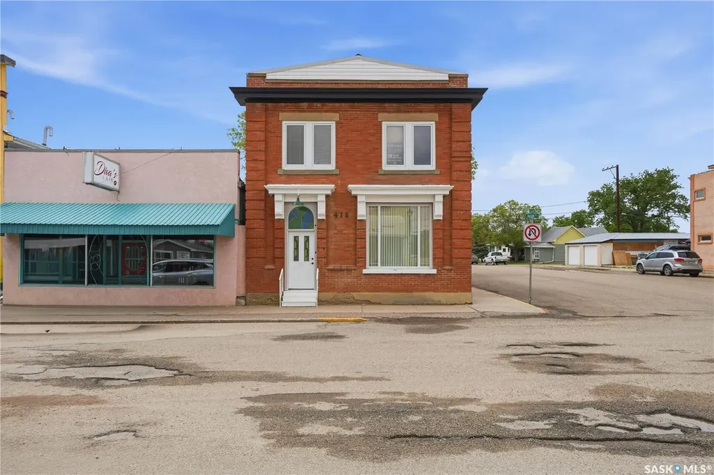 418 Main Street Gravelbourg SK S0H 1X0