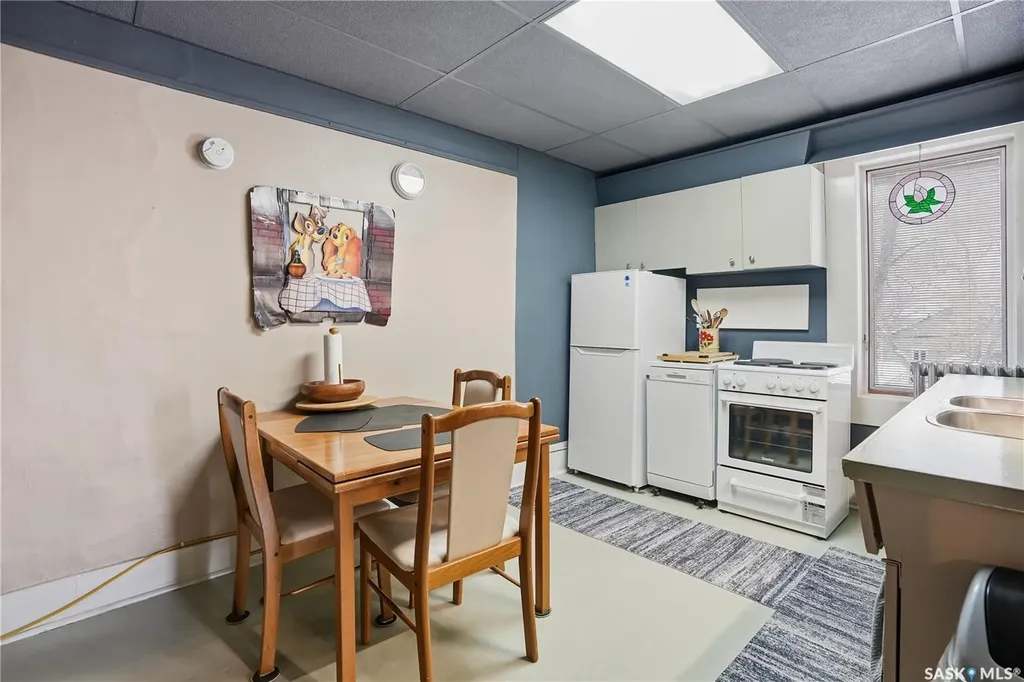 418 Main Street Gravelbourg SK S0H 1X0