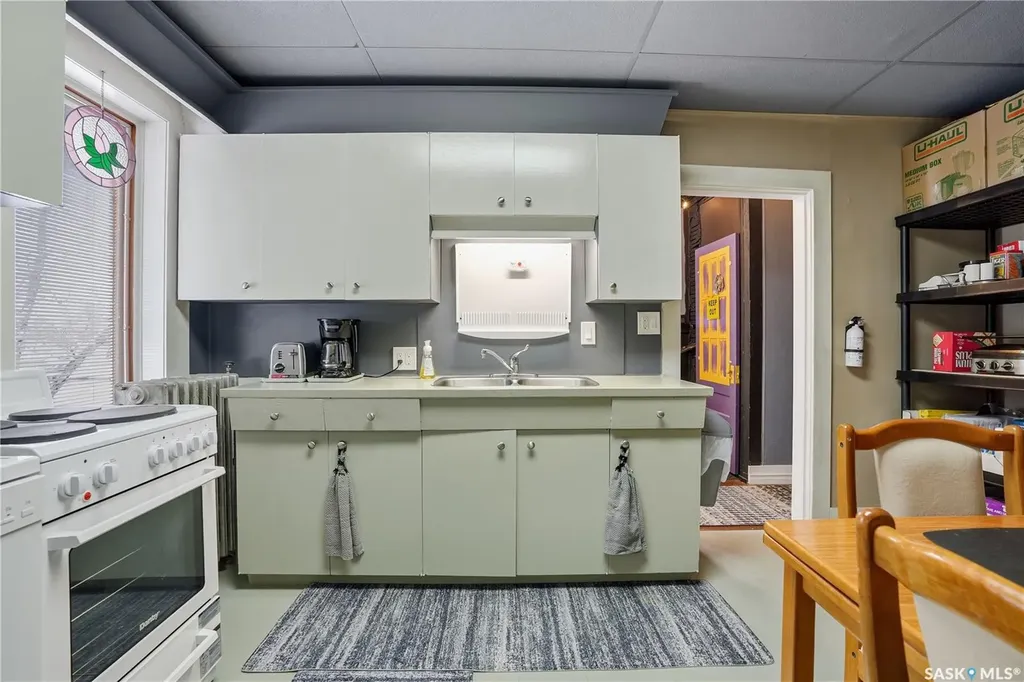 418 Main Street Gravelbourg SK S0H 1X0