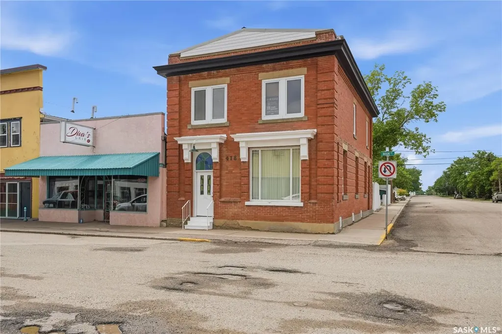 418 Main Street Gravelbourg SK S0H 1X0