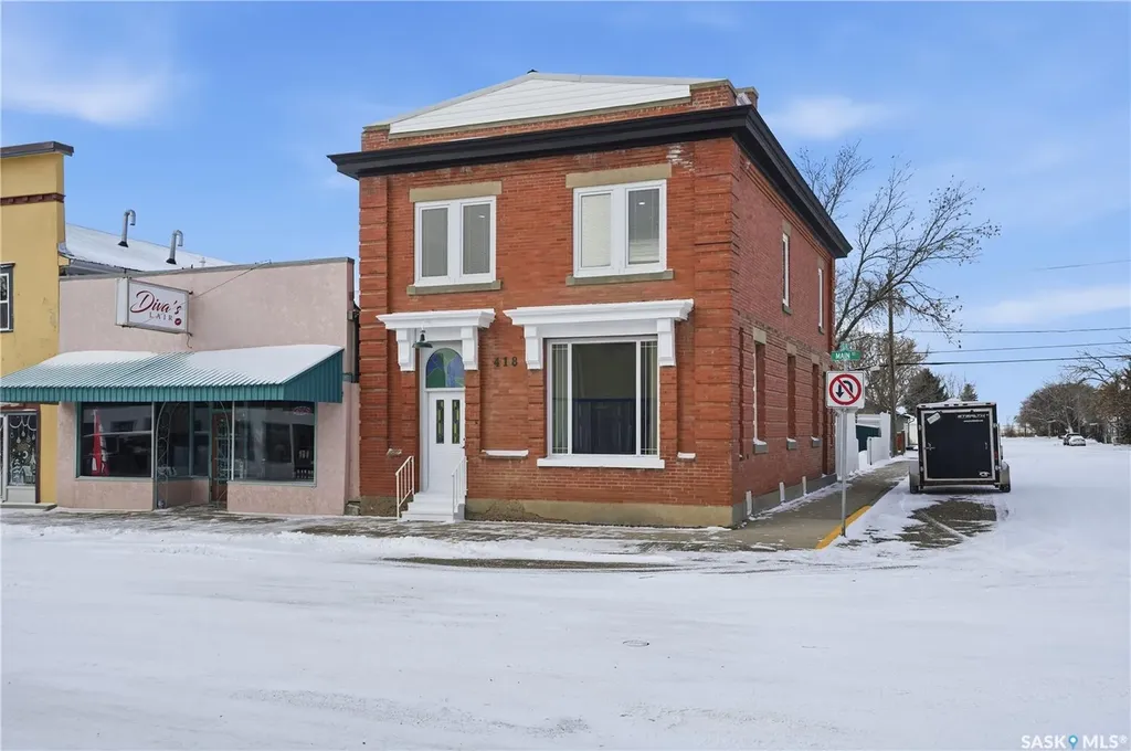 418 Main Street Gravelbourg SK S0H 1X0