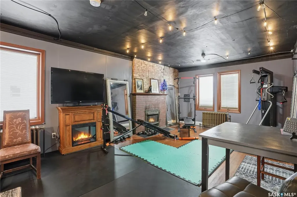 418 Main Street Gravelbourg SK S0H 1X0