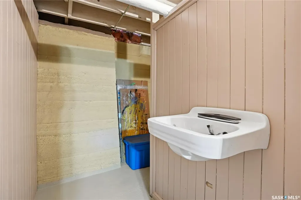 418 Main Street Gravelbourg SK S0H 1X0