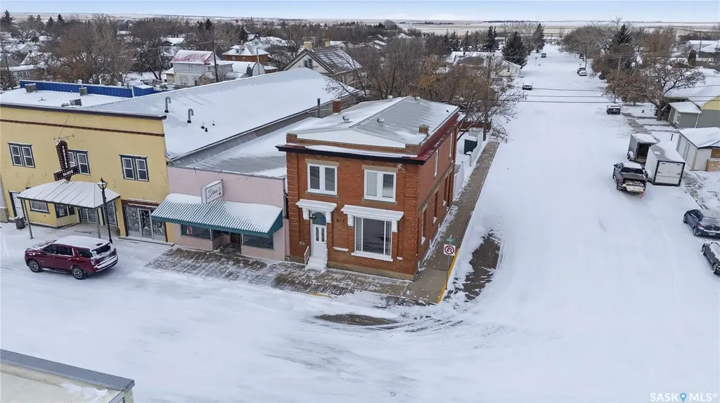 418 Main Street Gravelbourg SK S0H 1X0