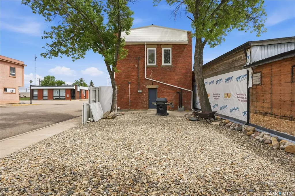 418 Main Street Gravelbourg SK S0H 1X0