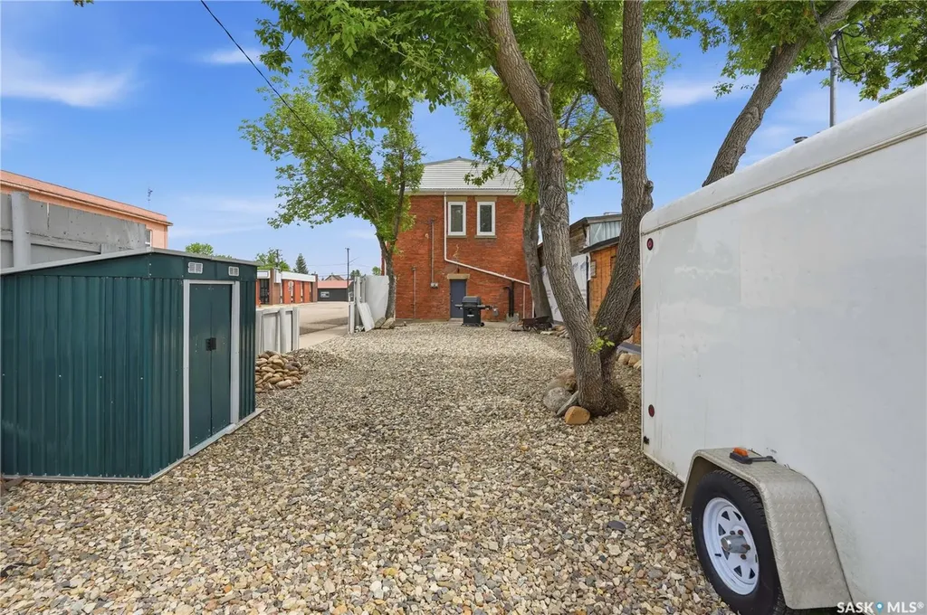 418 Main Street Gravelbourg SK S0H 1X0