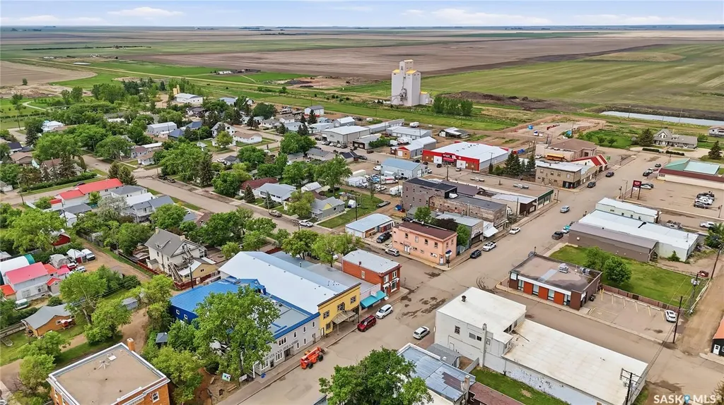 418 Main Street Gravelbourg SK S0H 1X0