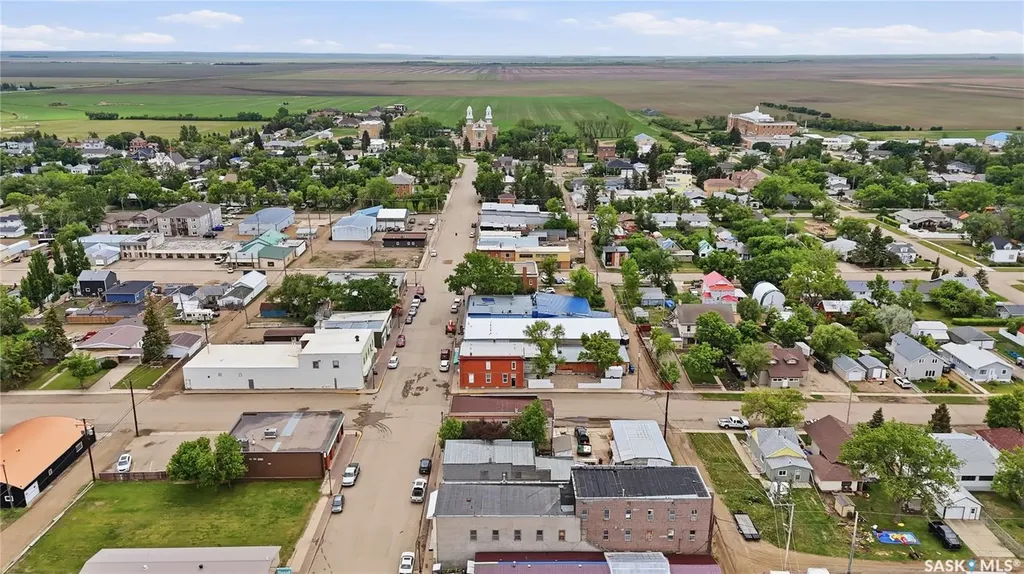 418 Main Street Gravelbourg SK S0H 1X0