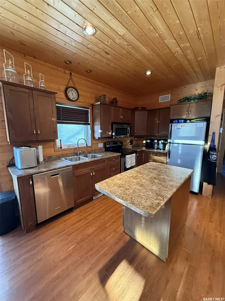 129 North Shore Road Chitek Lake SK S0J 0L0