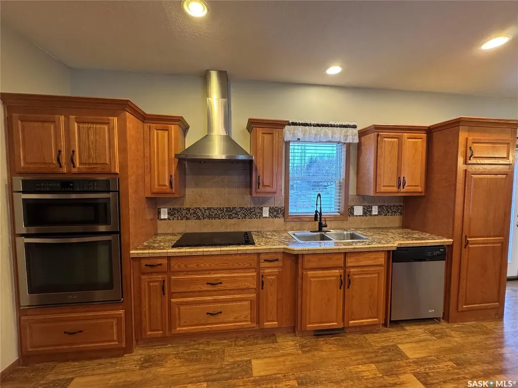 528 Duke Street Imperial SK S0G 2J0