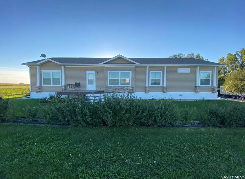 528 Duke Street Imperial SK S0G 2J0