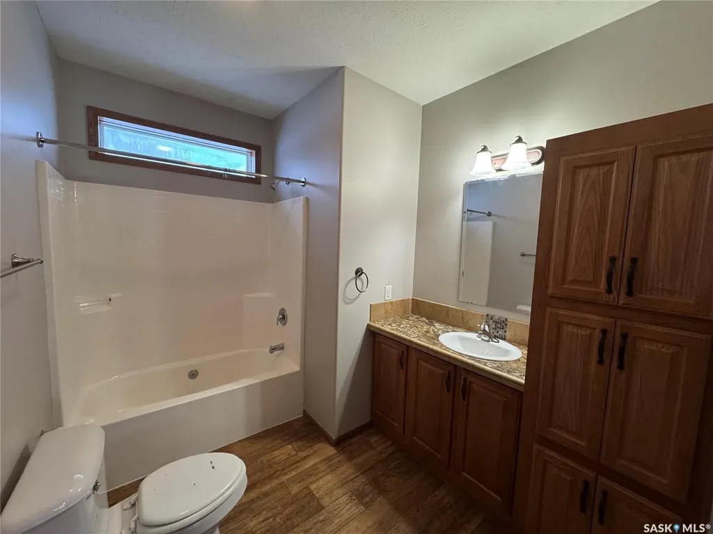 528 Duke Street Imperial SK S0G 2J0
