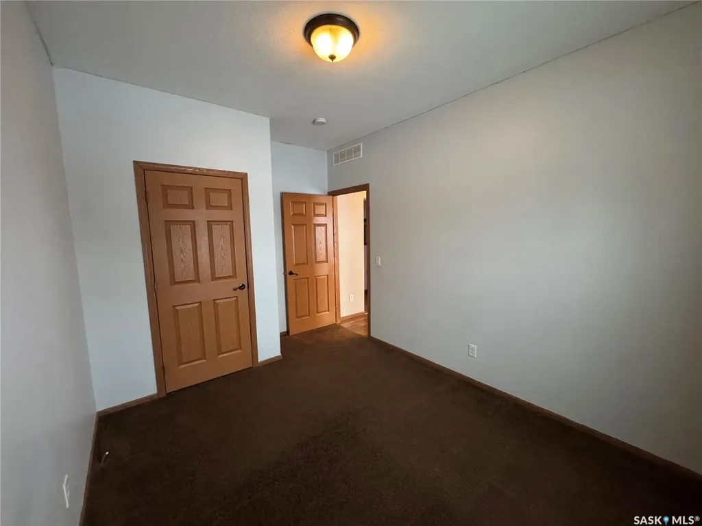 528 Duke Street Imperial SK S0G 2J0