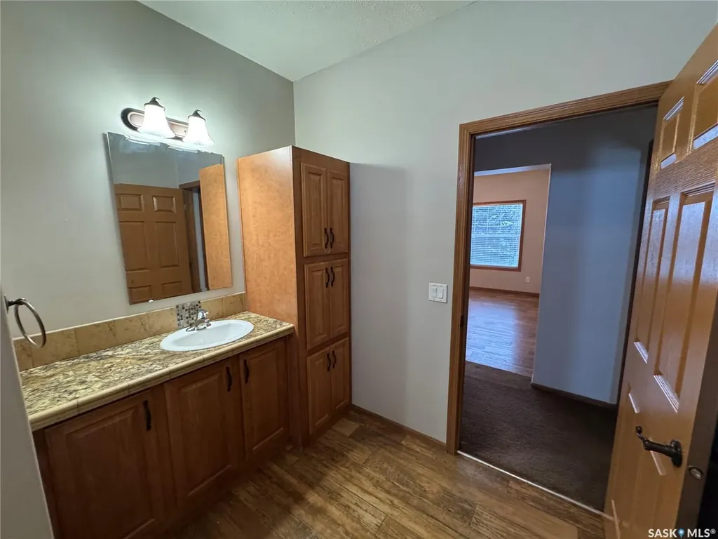 528 Duke Street Imperial SK S0G 2J0