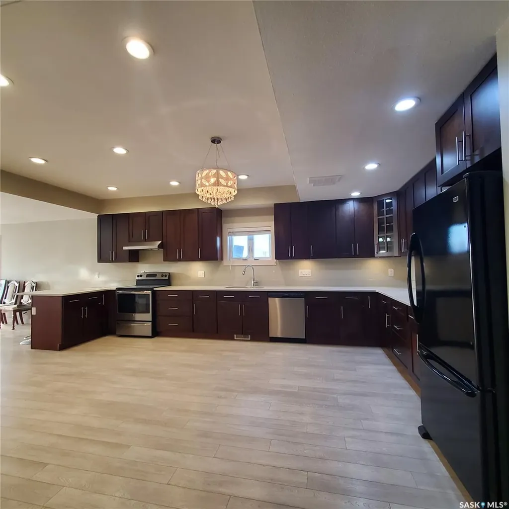 1703 Patrick Crescent Saskatoon SK S7W 0G1