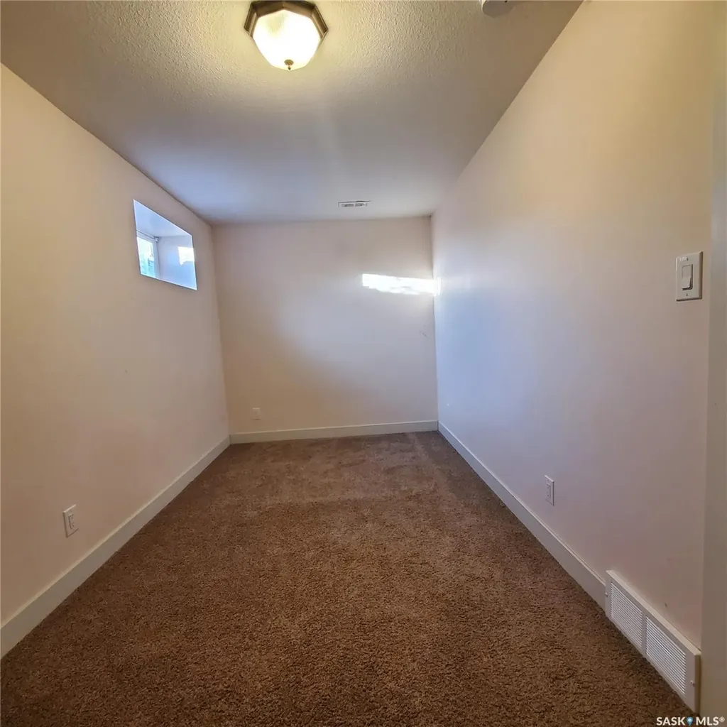 1703 Patrick Crescent Saskatoon SK S7W 0G1