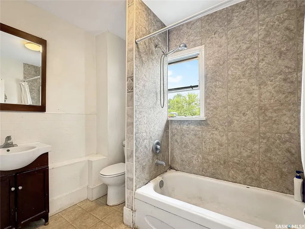 1472 99th Street North Battleford SK S9A 0R1