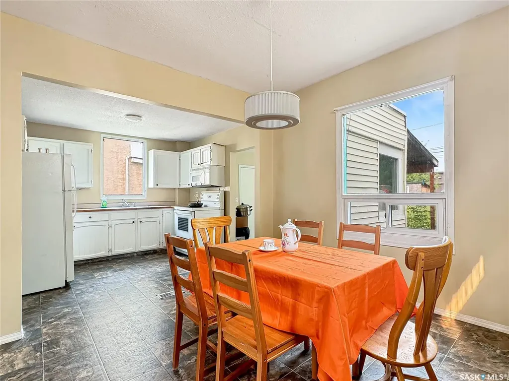 1472 99th Street North Battleford SK S9A 0R1