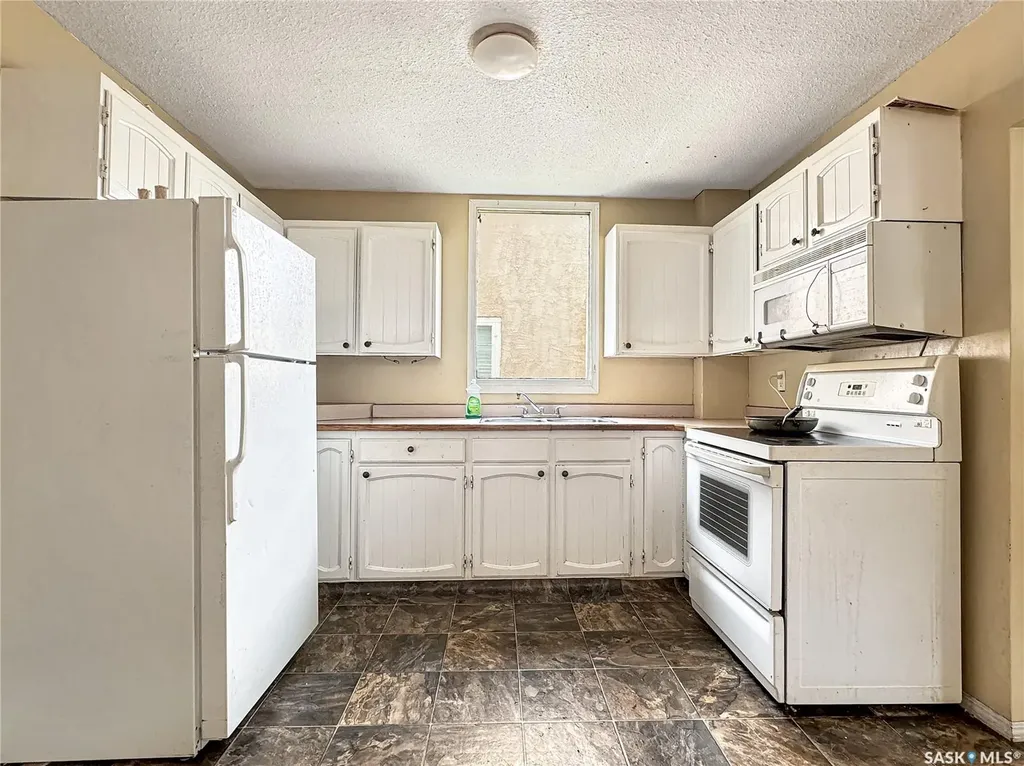 1472 99th Street North Battleford SK S9A 0R1