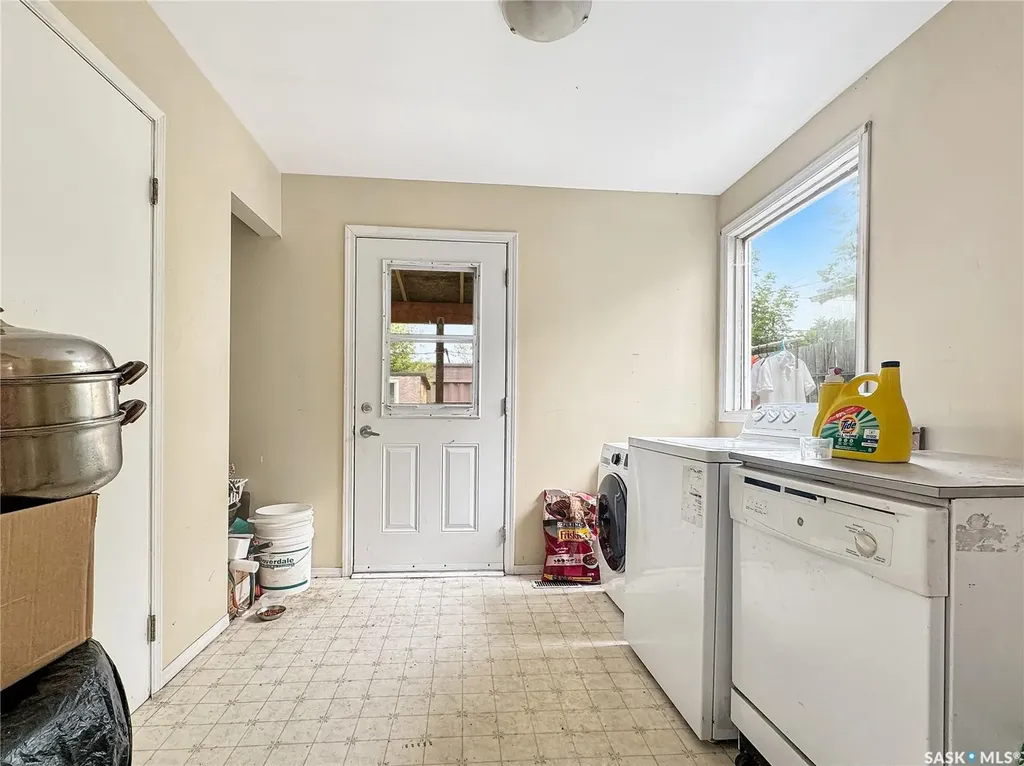 1472 99th Street North Battleford SK S9A 0R1