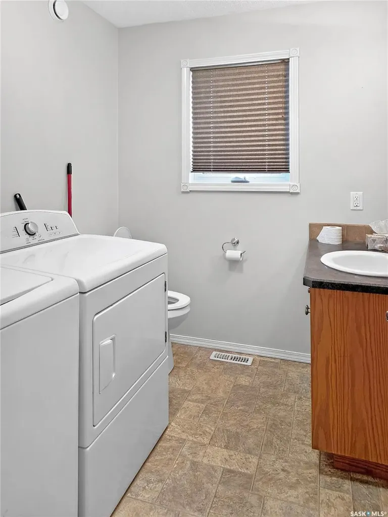 105 Nelson Avenue Kipling SK S0G 2S0