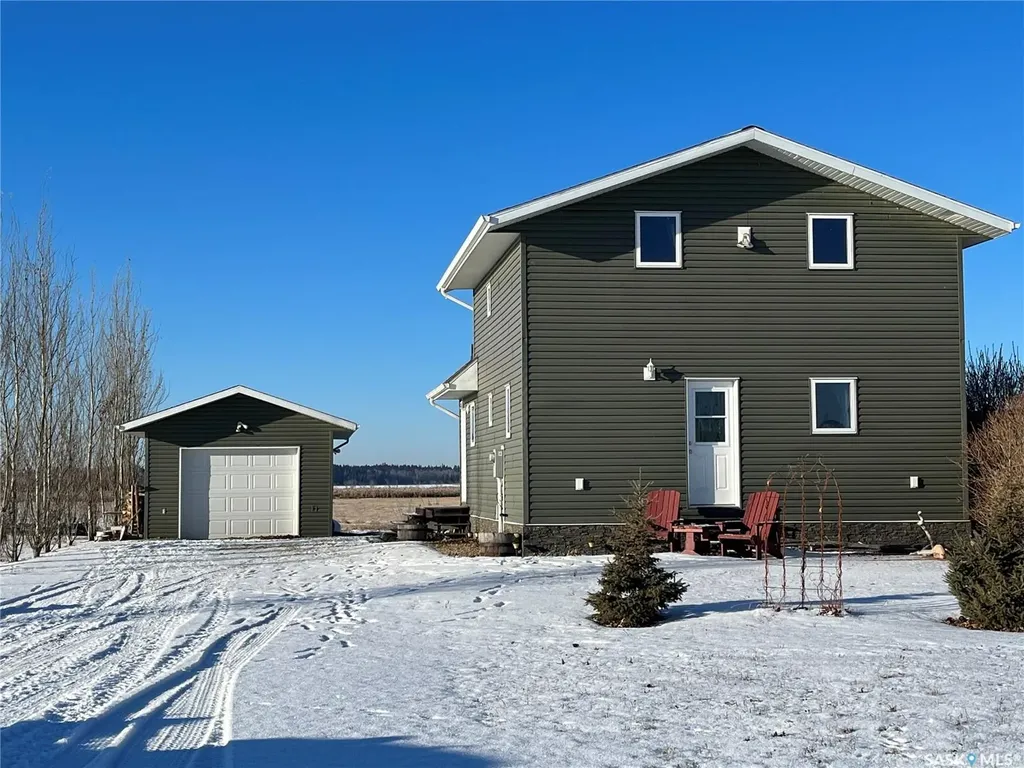 16 Porcupine Drive Big River Rm No. 555 SK S0J 0E0