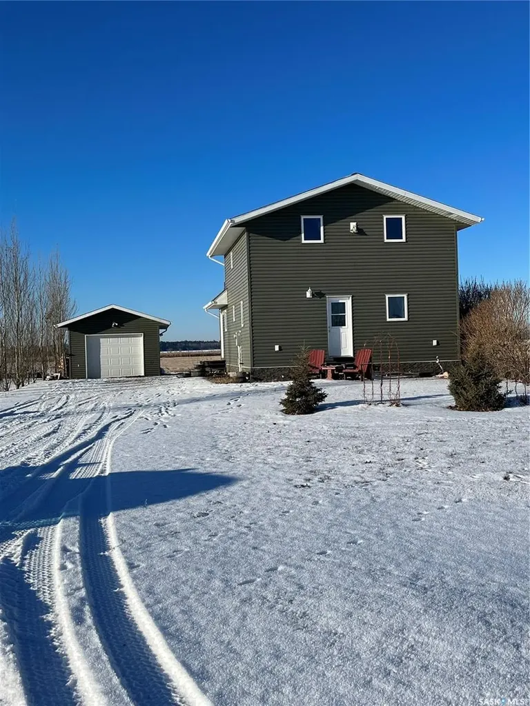 16 Porcupine Drive Big River Rm No. 555 SK S0J 0E0