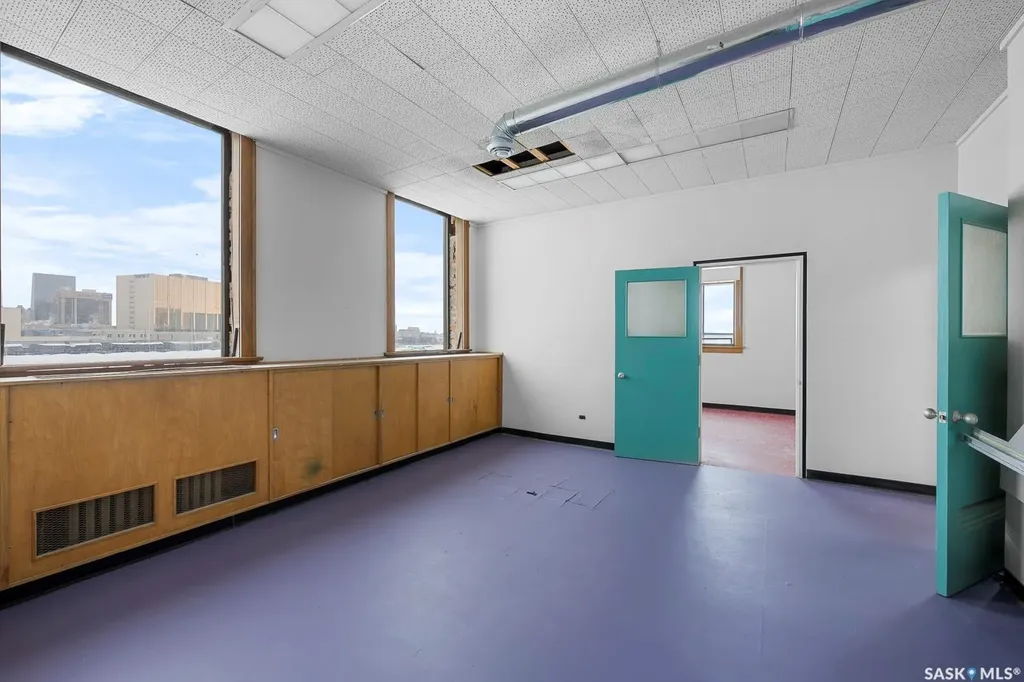 2002 Dewdney Avenue Regina SK S4R 1G8
