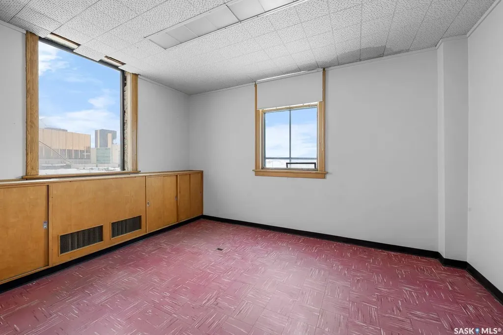2002 Dewdney Avenue Regina SK S4R 1G8