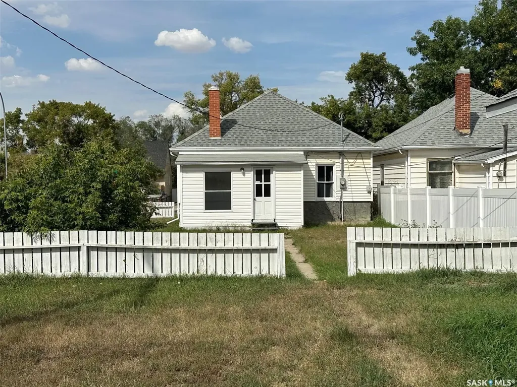 777 Coteau Street W Moose Jaw SK S6H 5E7