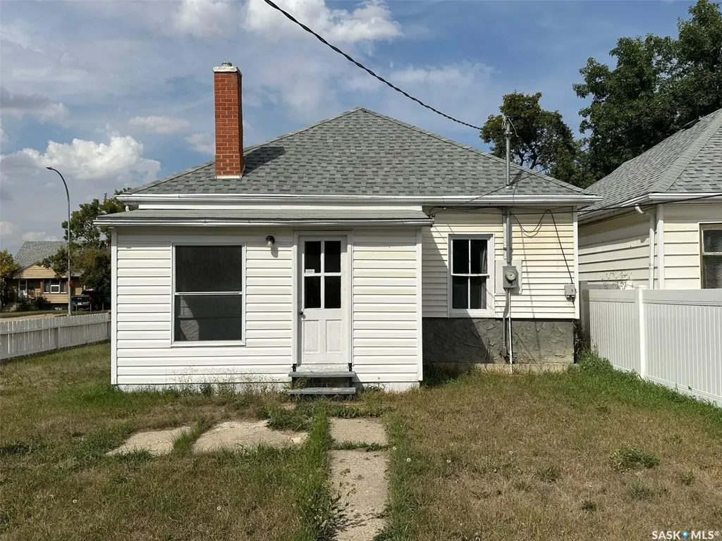 777 Coteau Street W Moose Jaw SK S6H 5E7