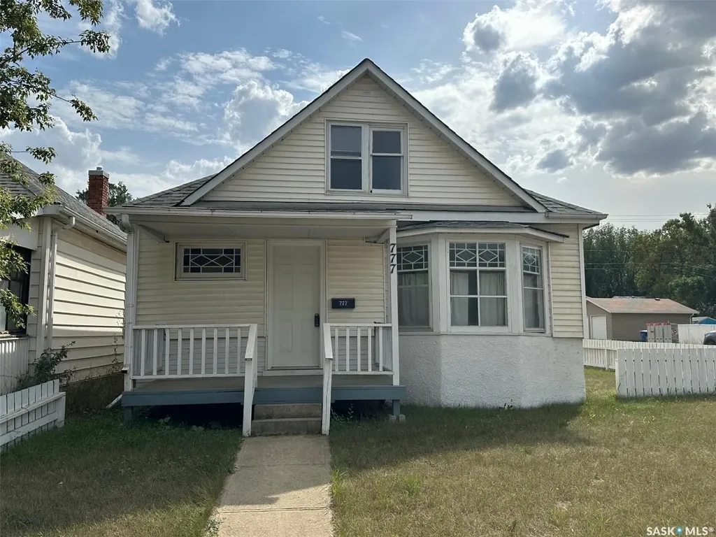 777 Coteau Street W Moose Jaw SK S6H 5E7