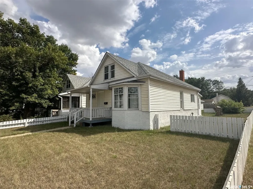 777 Coteau Street W Moose Jaw SK S6H 5E7