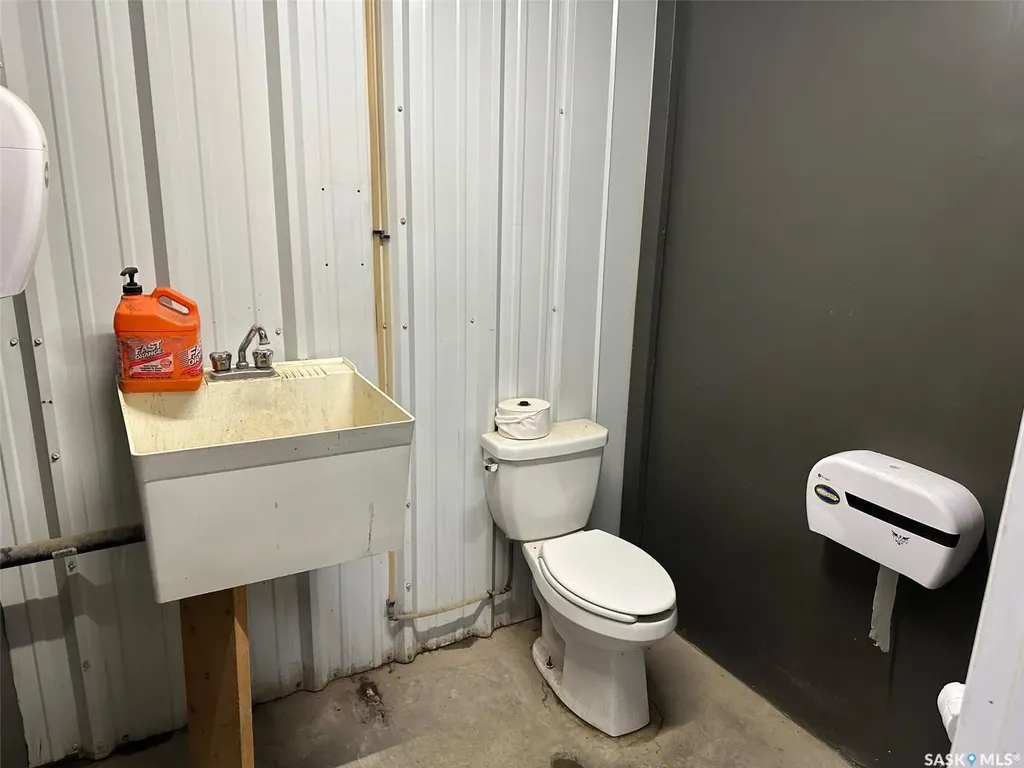 250 North Service Road W Moose Jaw SK S6H 0A3