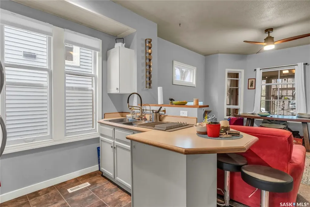 2231 Quebec Street Regina SK S4P 1K3