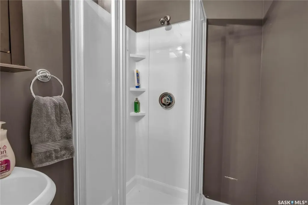 2231 Quebec Street Regina SK S4P 1K3