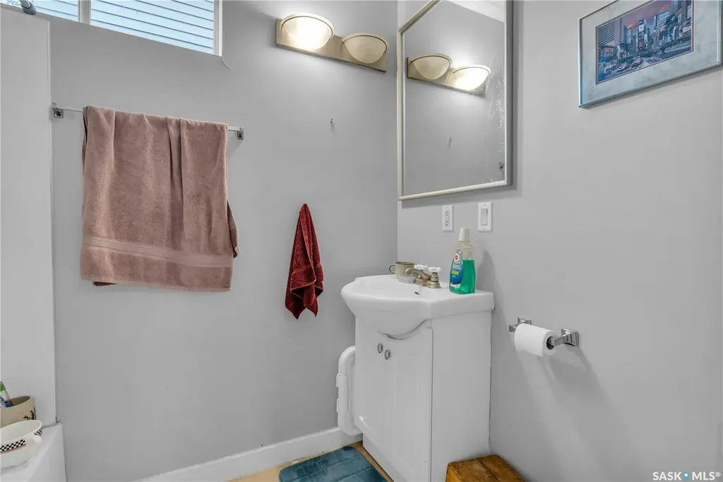 2231 Quebec Street Regina SK S4P 1K3