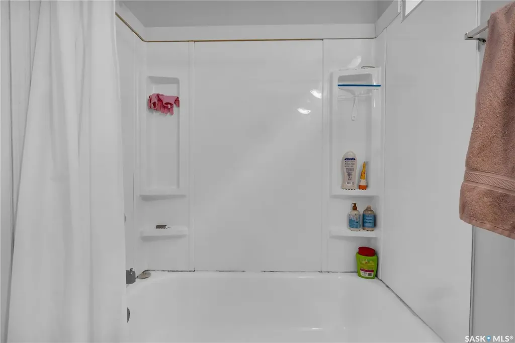 2231 Quebec Street Regina SK S4P 1K3