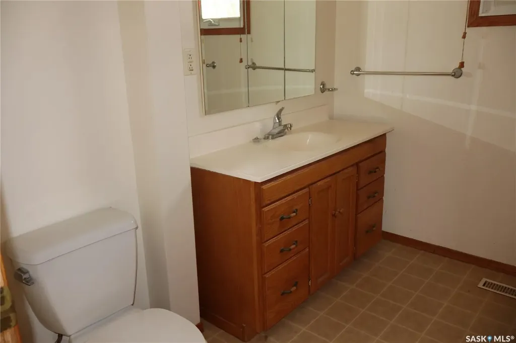 52 2nd Avenue NE Swift Current SK S9H 2C5